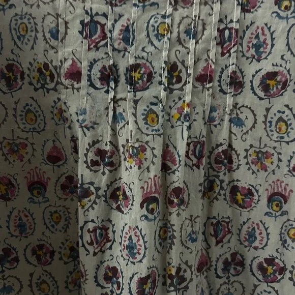 Magnolia Pearl Brown Flower Pintuck three-quarter length sleeves - Picture 3 of 7